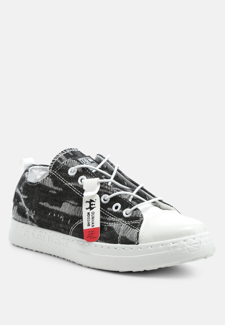 men's distressed denim lace-up casual sneakers#color_black