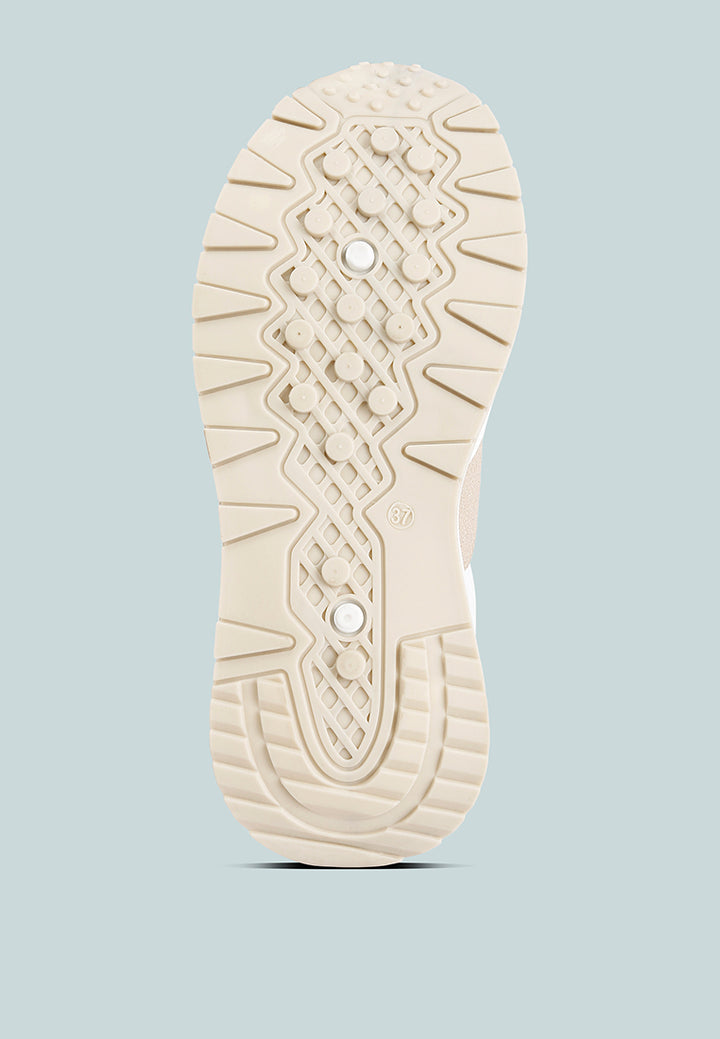 juliette chain detailing lace up sneakers#color_white
