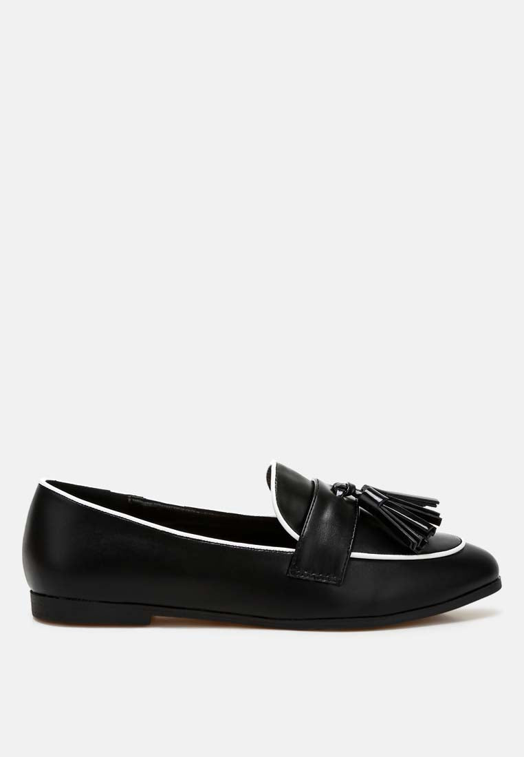 dual tone tassel loafers by ruw color_black