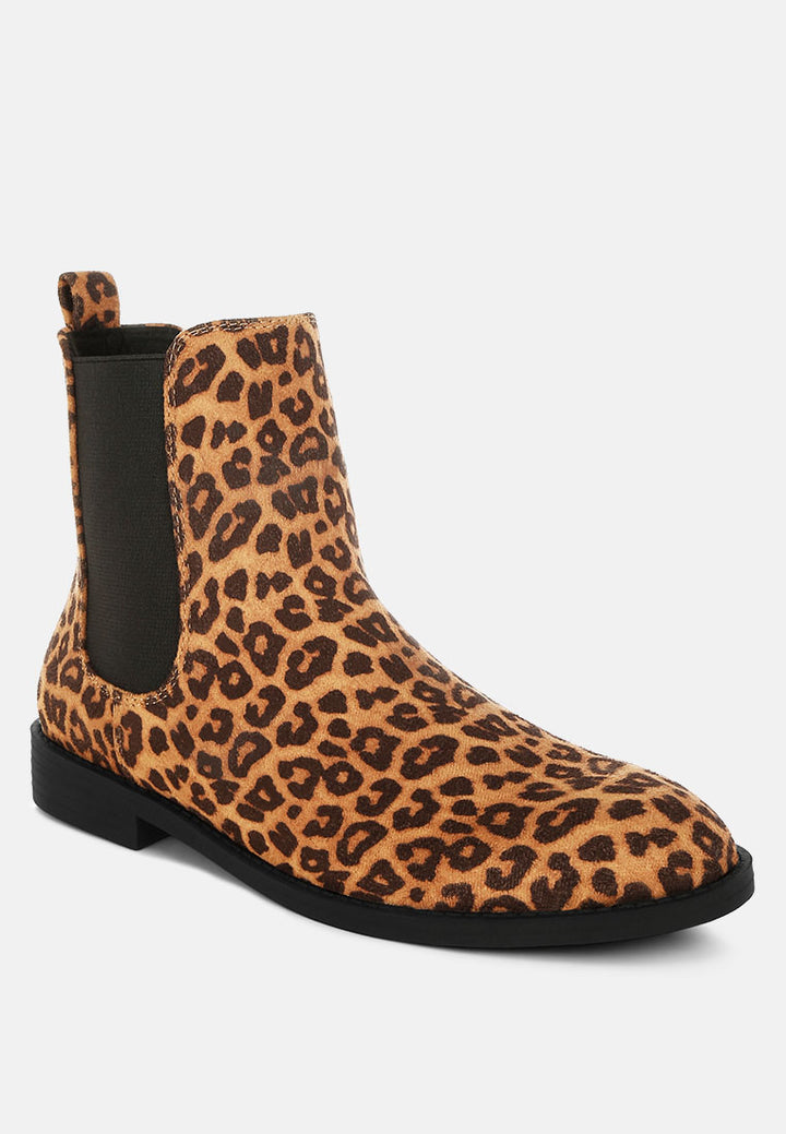 ayasa low block heel chelsea boots#color_leopard