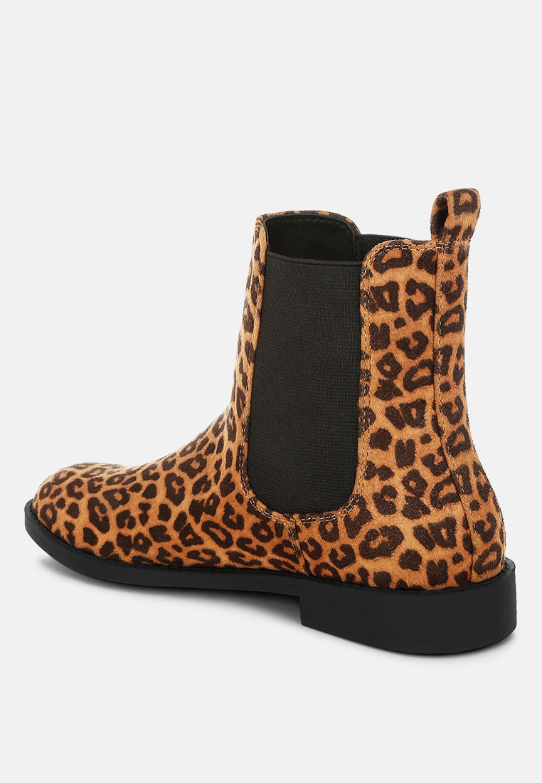 ayasa low block heel chelsea boots#color_leopard