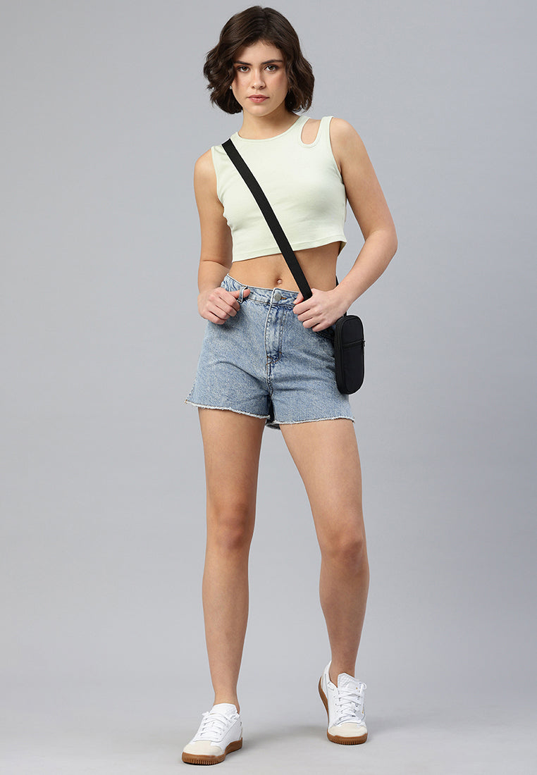 blue side slit raw hem denim shorts#color_blue