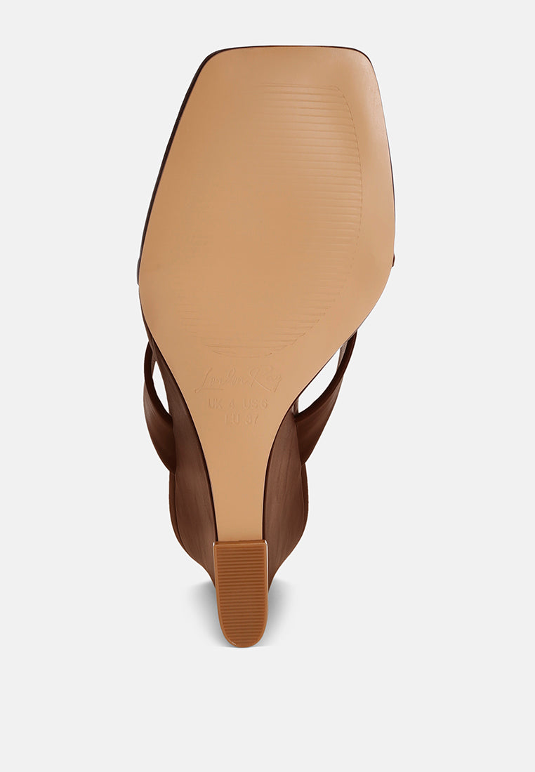 amilta square toe thong heels#color_brown-smooth
