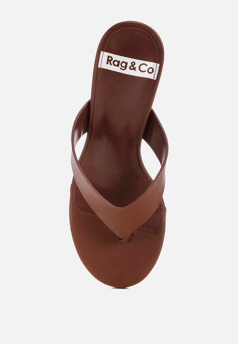 beaboux thong strap kitten heel sandals#color_brown Leather