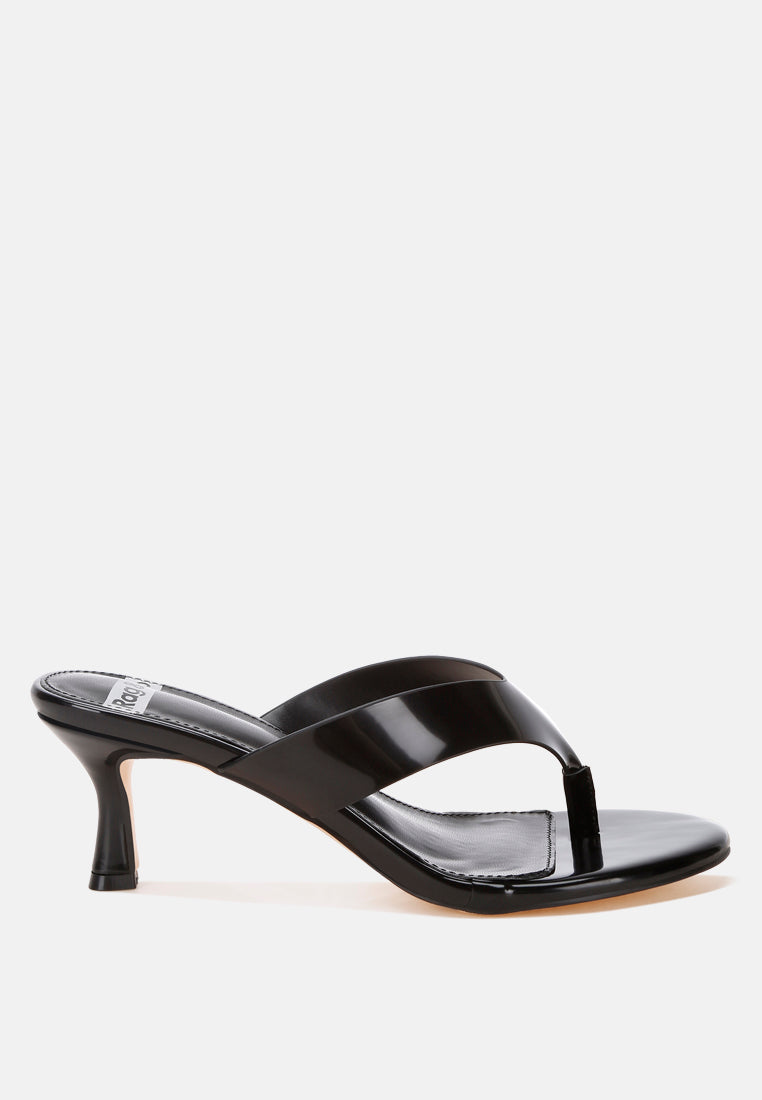 bbeaboux thong strap kitten heel sandals#color_black patent