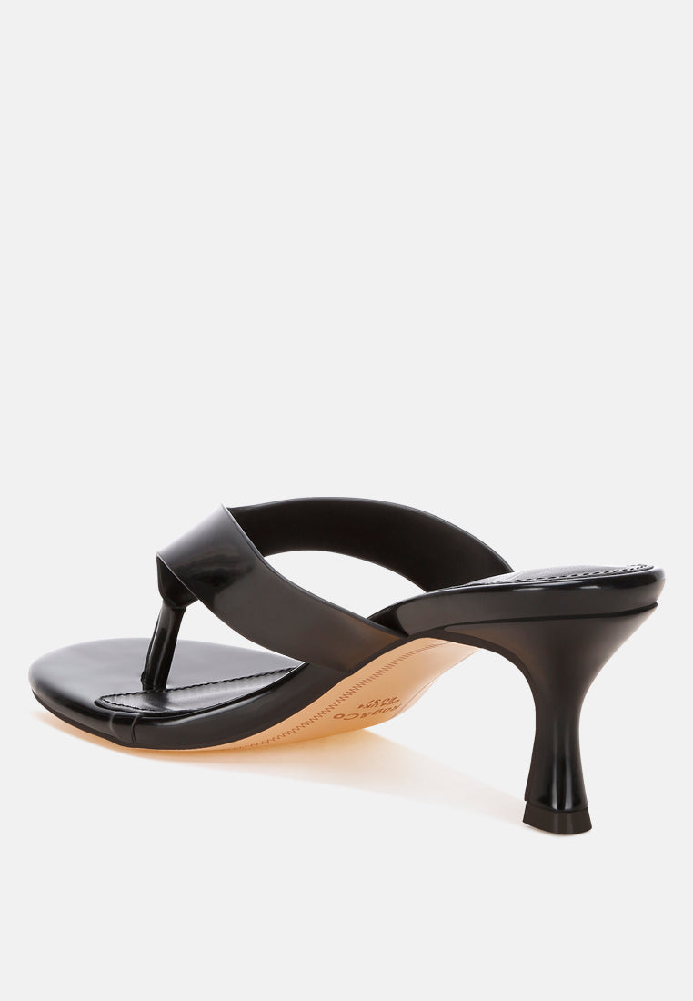 bbeaboux thong strap kitten heel sandals#color_black patent