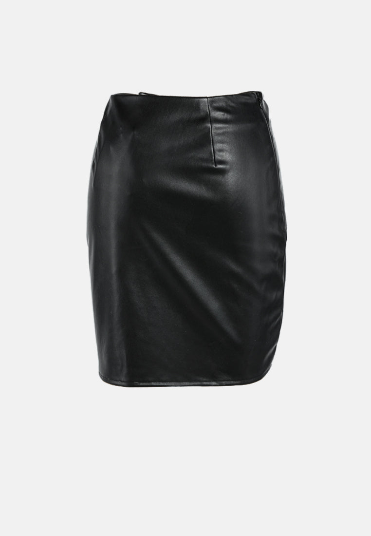 ruched faux leather skirt#color_black