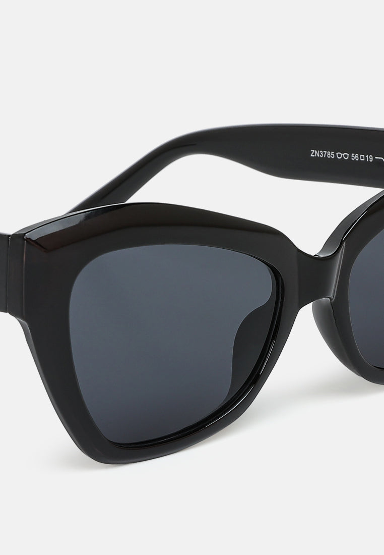 chunky cat eye sunglasses by ruw#color_black