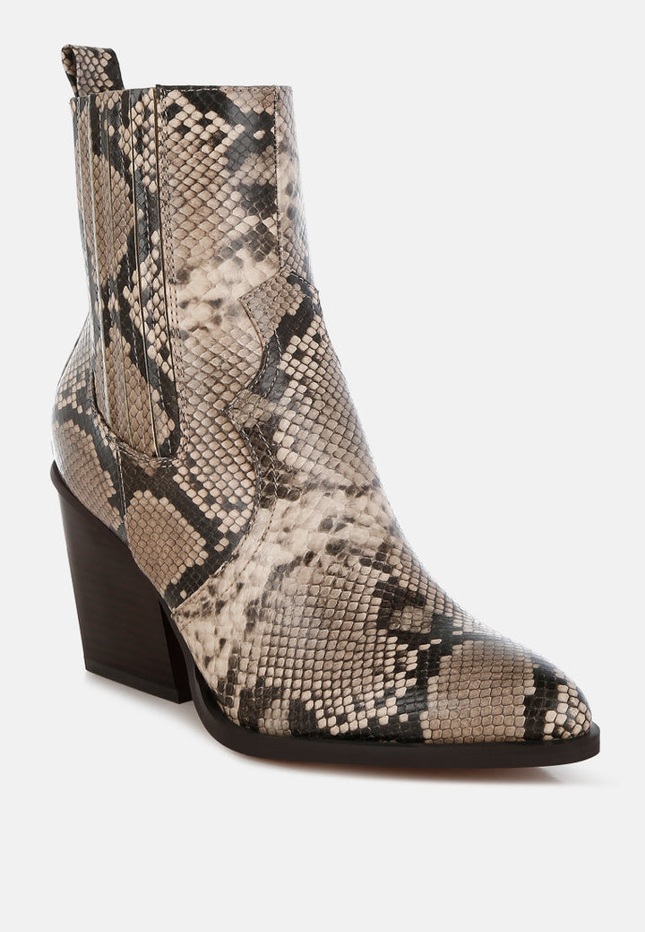 pointed toe ankle boots


 by ruw#color_snake