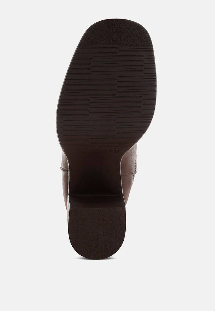 scuala faux leather chelsea boots#color_brown