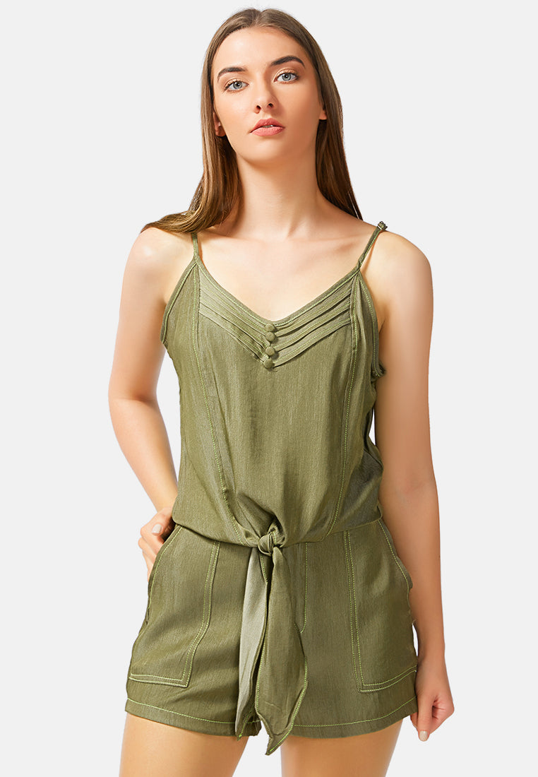 shorts in contrast seam#color_olive-green