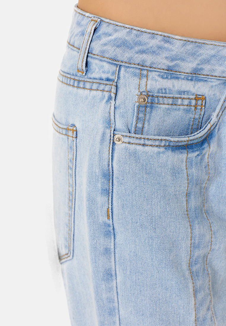 relaxed fit frayed hem jeans#color_blue