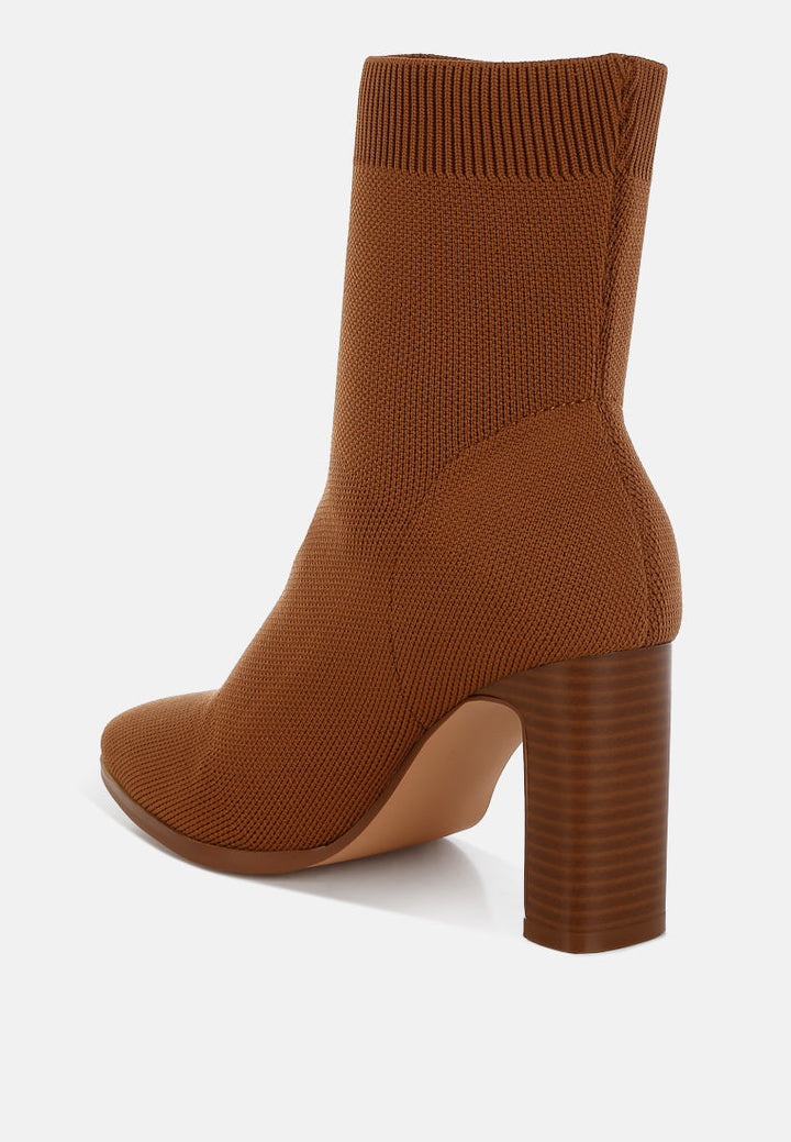 flyknit ankle boots



 by ruw#color_camel