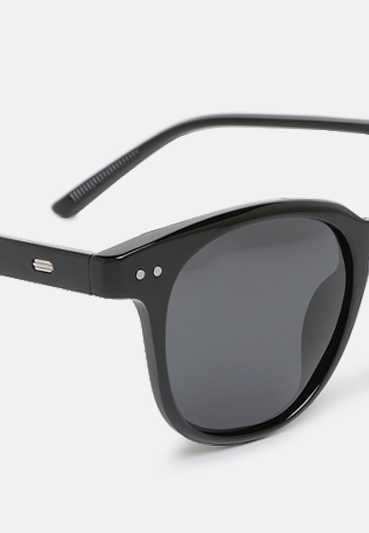 round wayfarer sunglasses by ruw#color_black