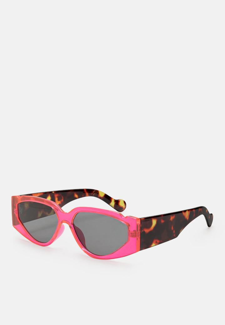 sport sunglasses with printed temples#color_purple