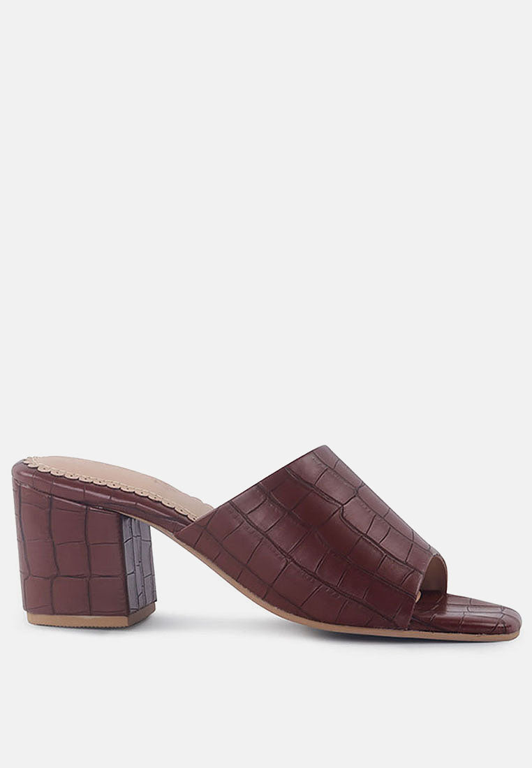 dumpllin croco slip-on block heel sandals#color_brown