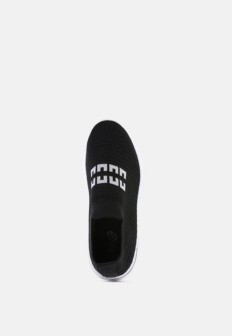 knit active kid trainers#color_black