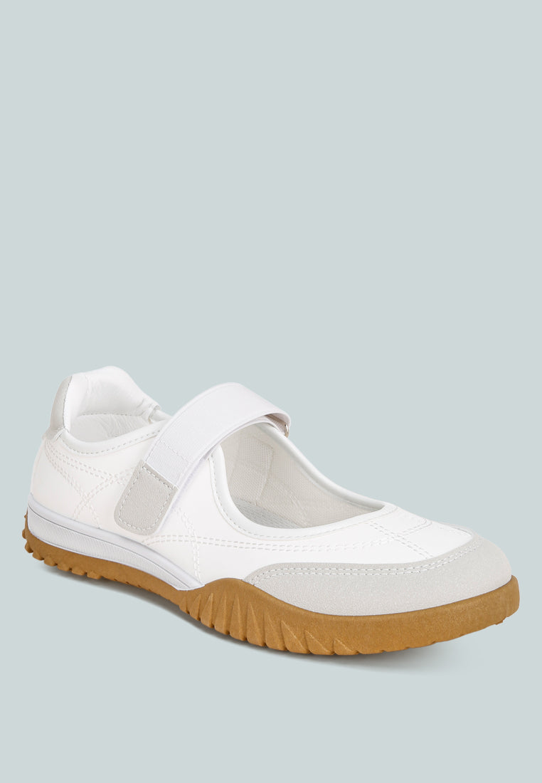 Kairus Adjustable Strap Closure Sneakers#color_white-smooth