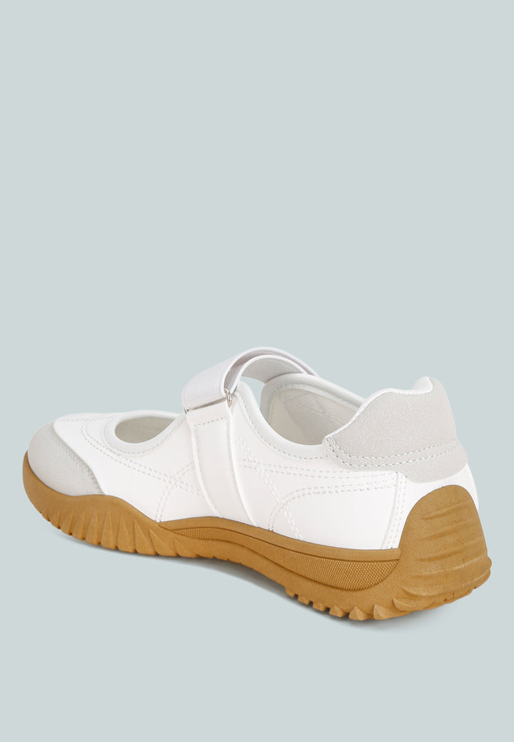 Kairus Adjustable Strap Closure Sneakers#color_white-smooth