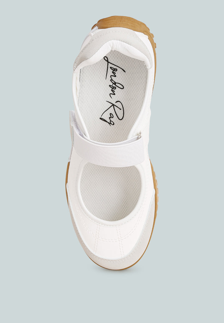 Kairus Adjustable Strap Closure Sneakers#color_white-smooth