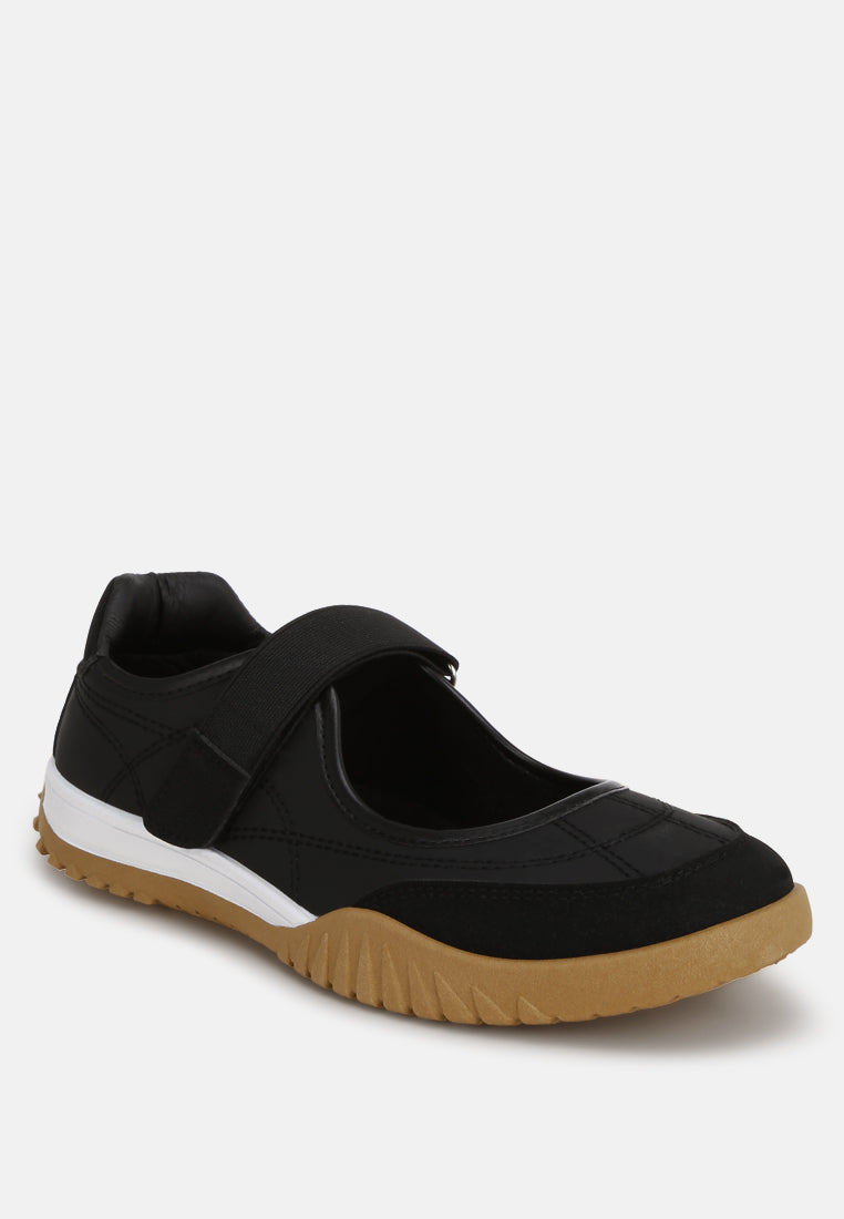 Kairus Adjustable Strap Closure Sneakers#color_black-smooth