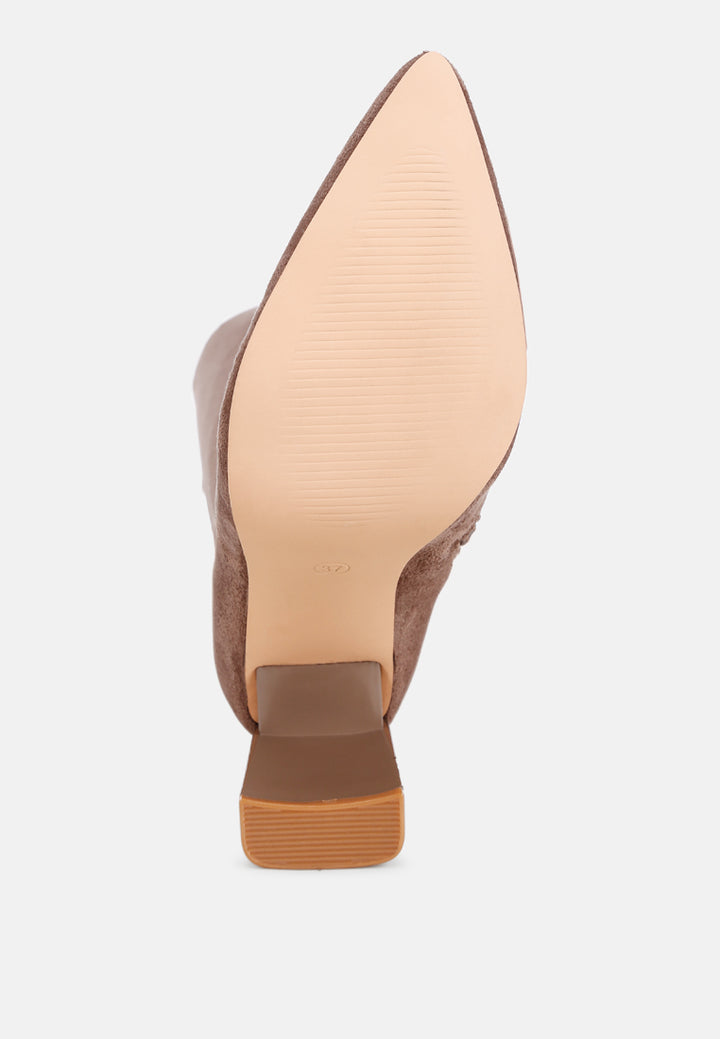 amayara stretchable pointed toe long boots#color_taupe-suede