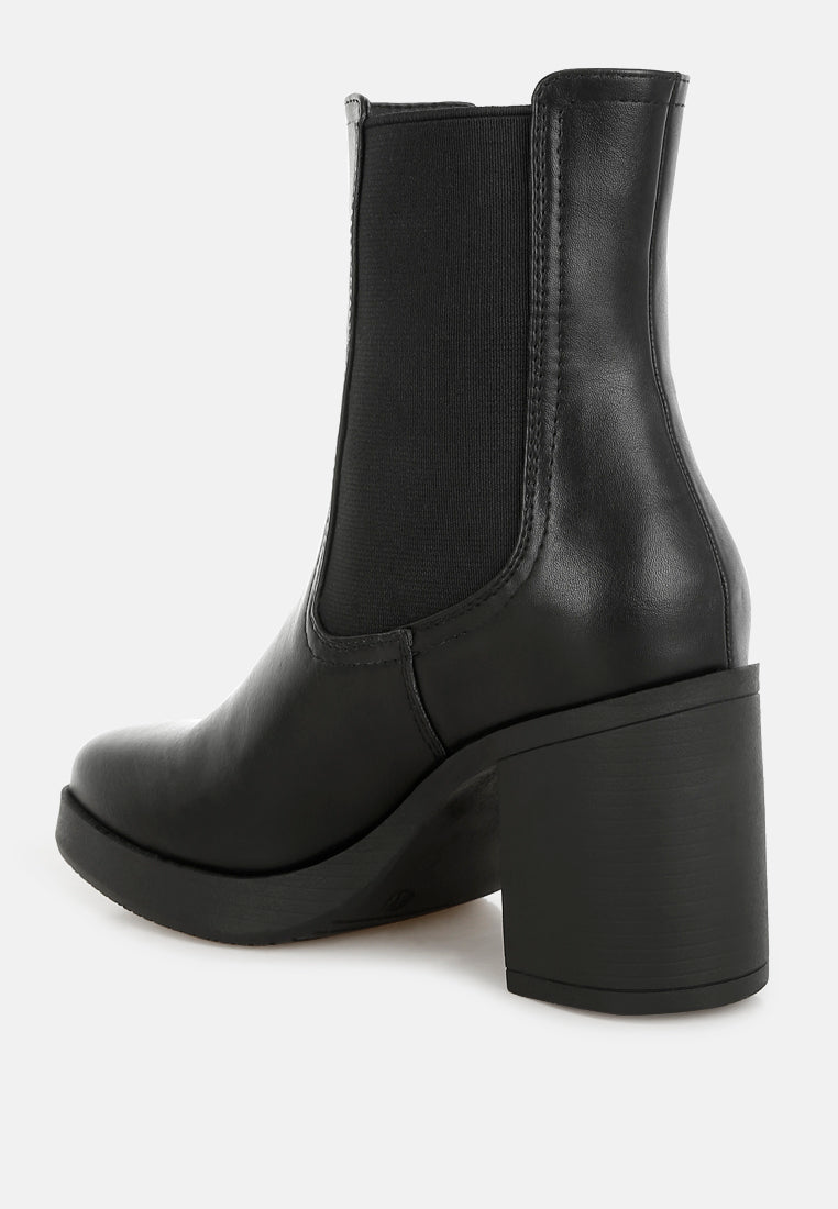 scuala faux leather chelsea boots#color_black