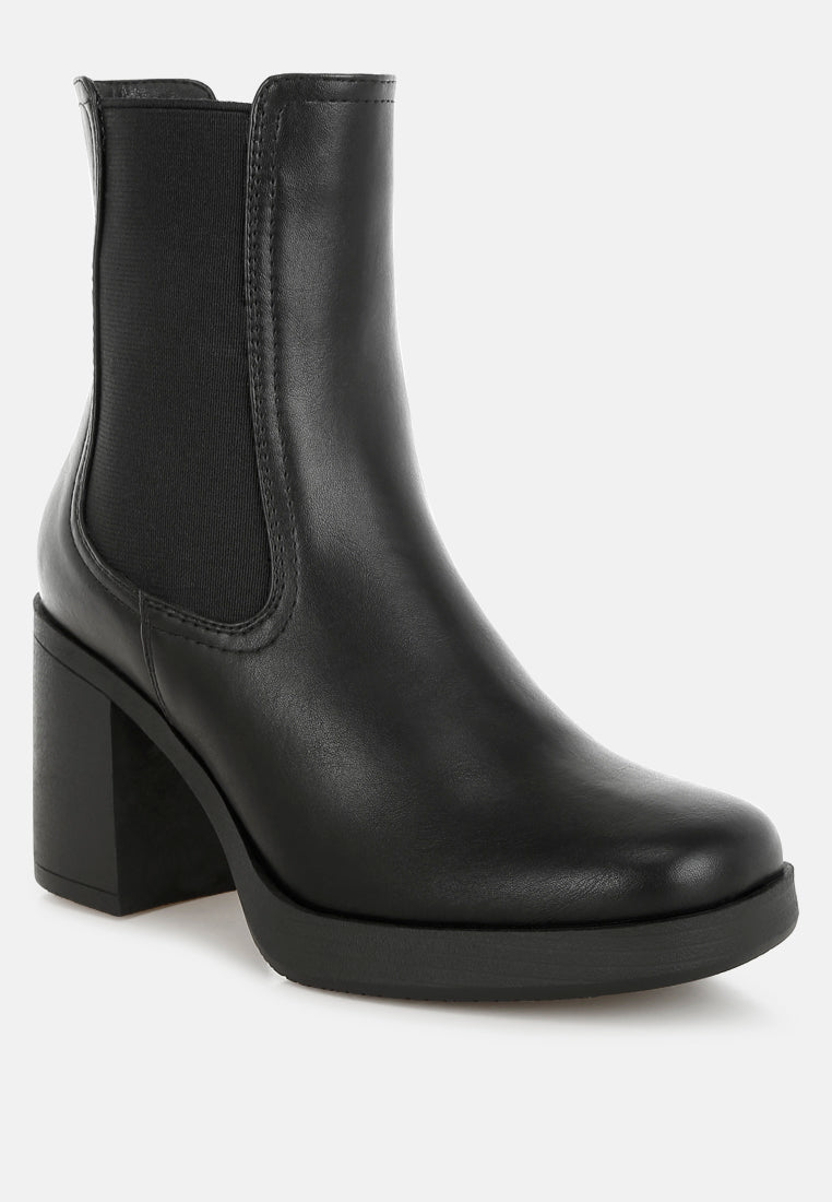 scuala faux leather chelsea boots#color_black