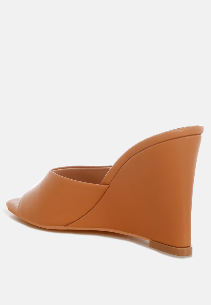 shiloy recycled faux leather wedge Sandals#color_tan