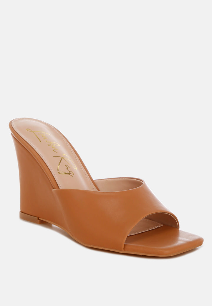 shiloy recycled faux leather wedge Sandals#color_tan