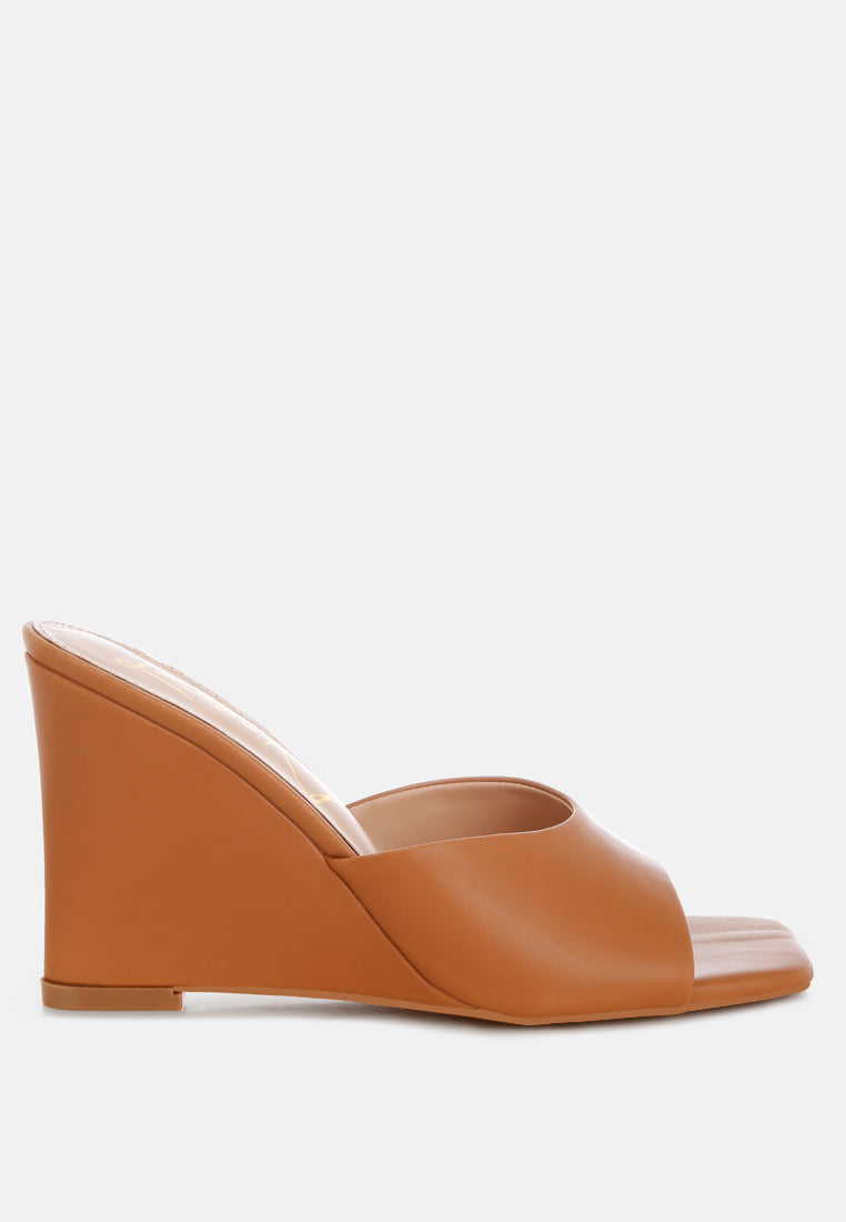 shiloy recycled faux leather wedge Sandals#color_tan