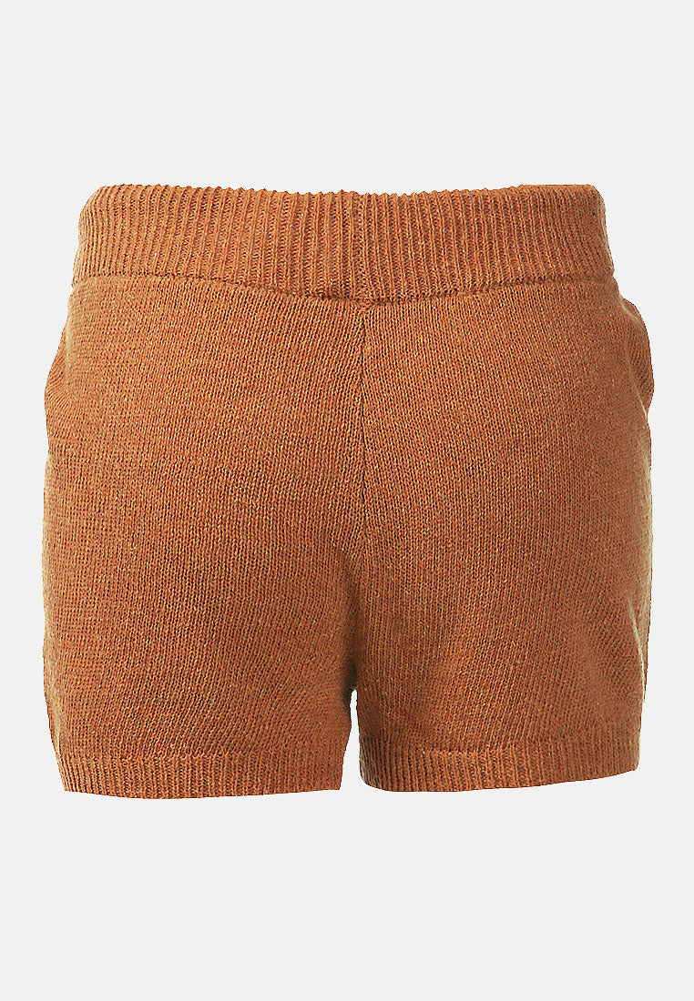 slip-into knitted shorts#color_brown