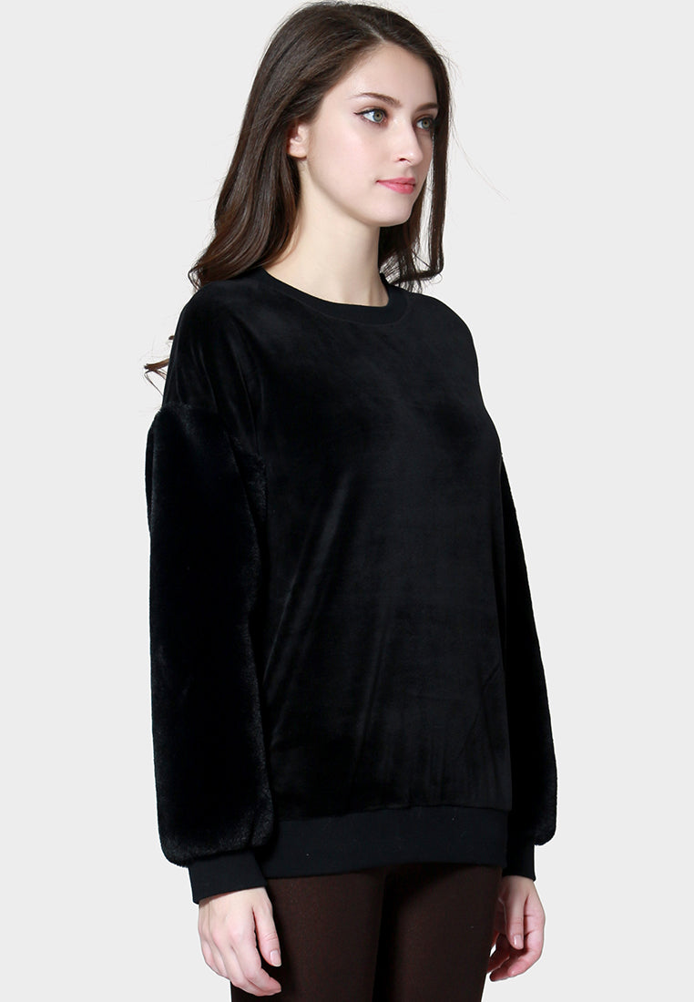 soft comfortable white sweatshirt#color_black