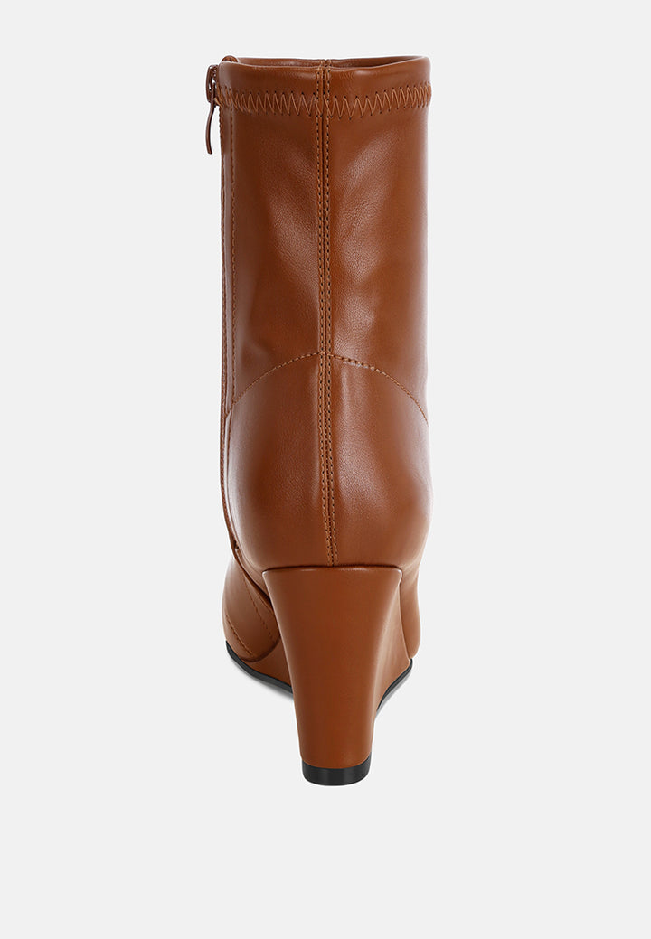 tabrah stretchable wedge boots#color_brown-smooth