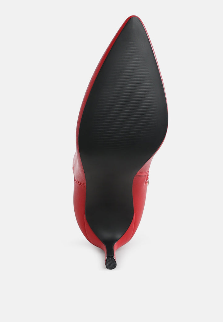 textured stiletto heel ankle boots


 by ruw#color_red