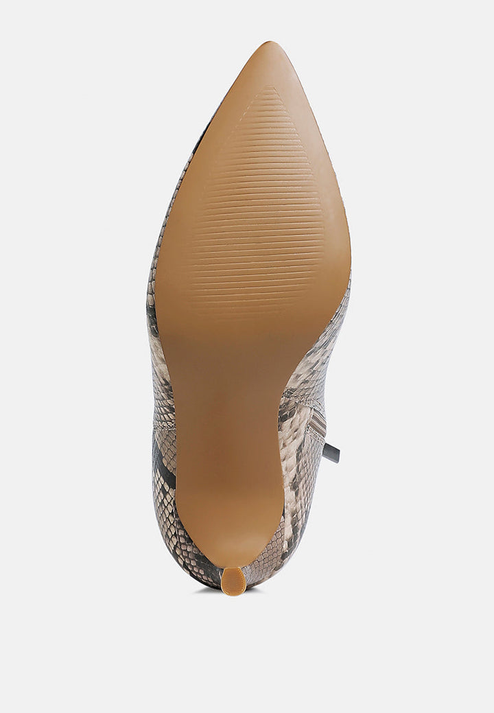 textured stiletto heel ankle boots


 by ruw#color_snake