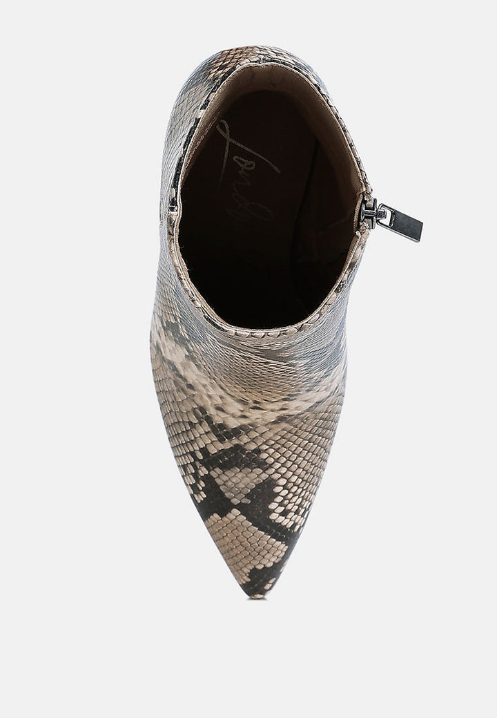 textured stiletto heel ankle boots


 by ruw#color_snake