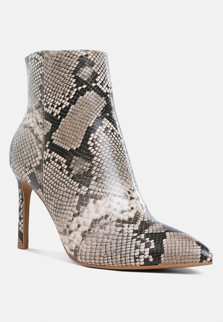 textured stiletto heel ankle boots


 by ruw#color_snake