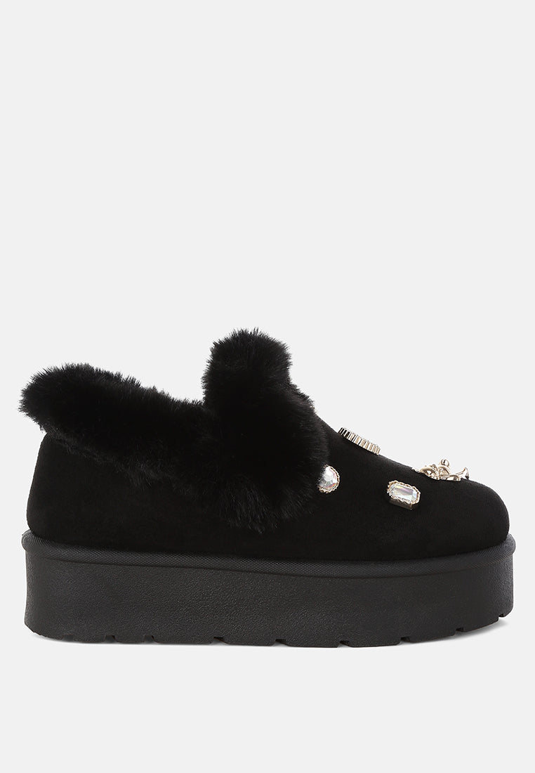 zeta charm detail slip on snow boots#color_black