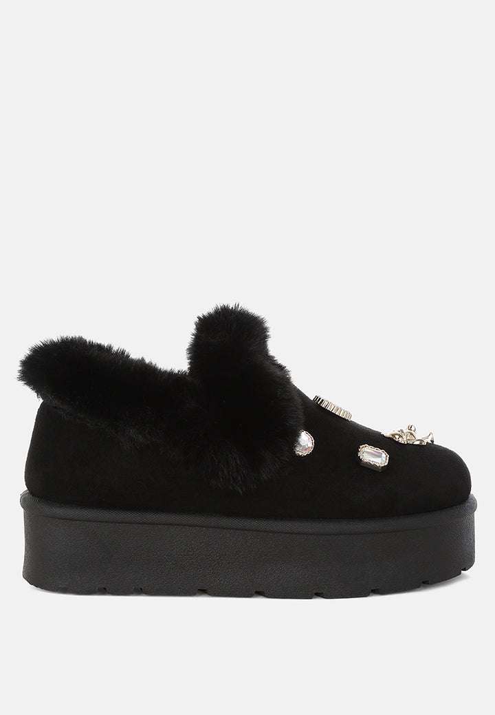 zeta charm detail slip on snow boots#color_black