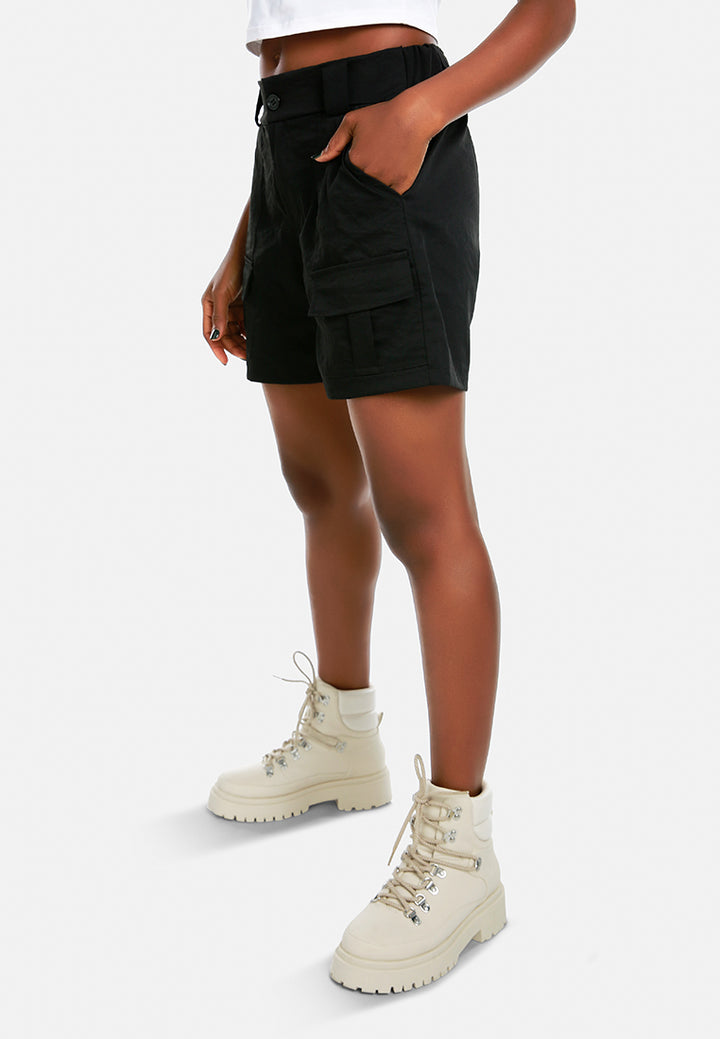 belt loop solid cargo shorts#color_black