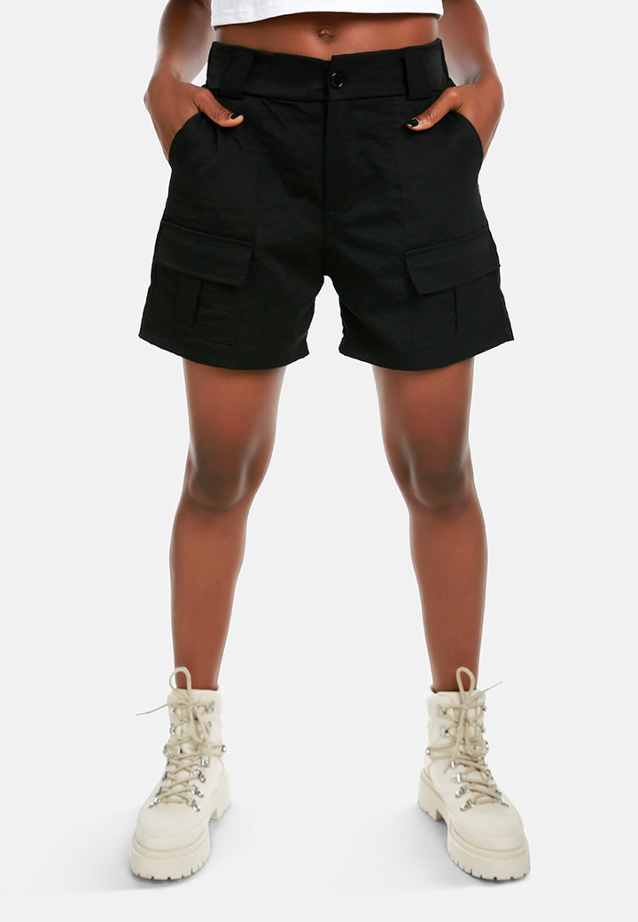 belt loop solid cargo shorts#color_black