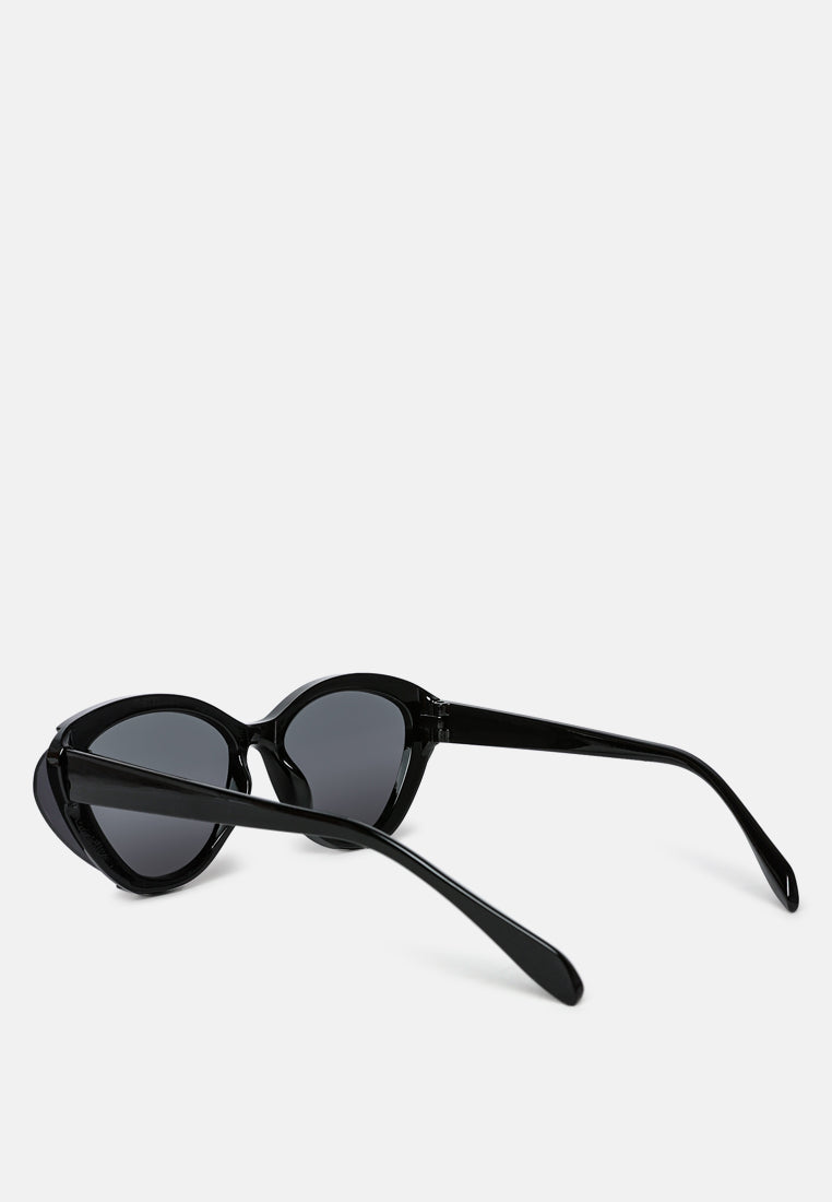 bold cat eye sunglasses#color_black