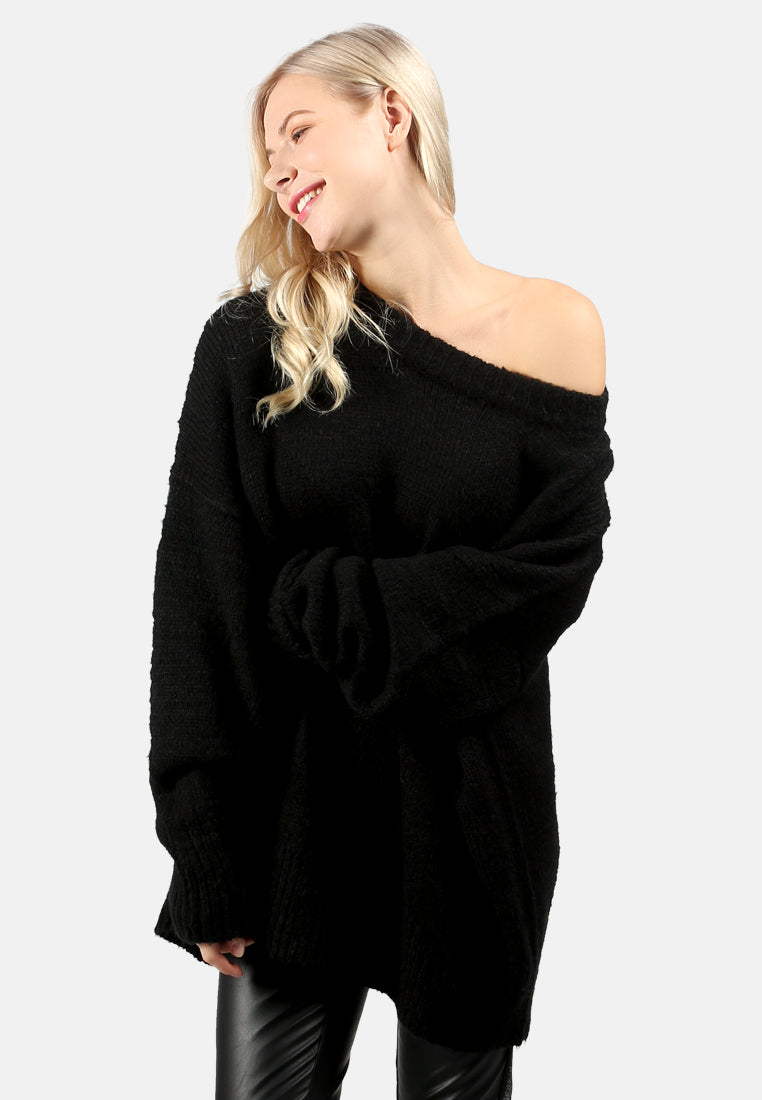 crew neck oversize sweater with ribbed bottom and cuffs#color_black