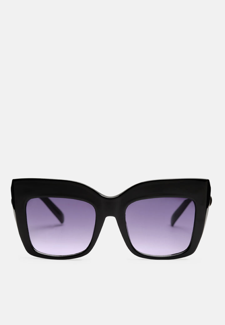 high gaze square framed sunglasses#color_grey