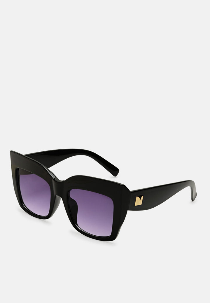 high gaze square framed sunglasses#color_grey