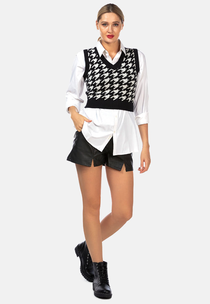 houndstooth knitted vest top#color_black-white