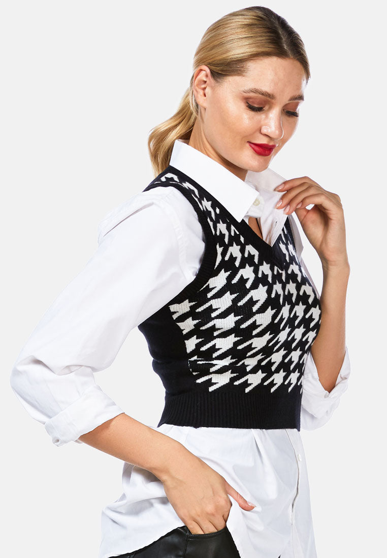 houndstooth knitted vest top#color_black-white