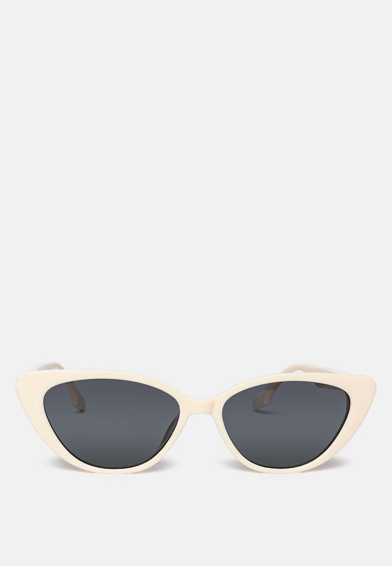 laid-back oval cat eye sunglasses#color_beige-grey