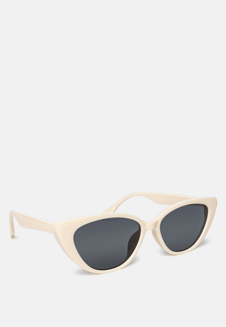 laid-back oval cat eye sunglasses#color_beige-grey